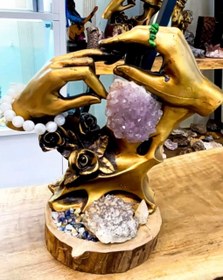 تصویر ترکیب سنگ آمیتیست و مجسمه 