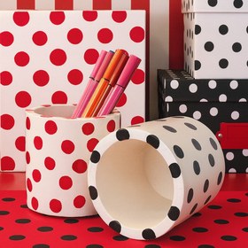 تصویر جامدادی رومیزی طرح خال خالی 