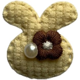 تصویر تکه‌دوزی خرگوش با گل گلدوزی 