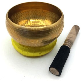 تصویر کاسه تبتی چکشی مدل اوم ॐ قطر 13cm 