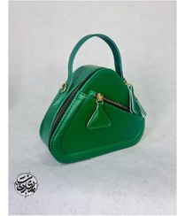 تصویر کیف مثلثی سبز پررنگ 