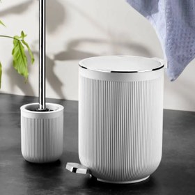 تصویر سطل و فرچه پادیز 