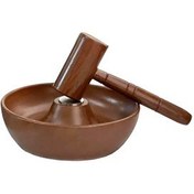 تصویر ظرف گردوشکن به همراه چکش طرح چوب 