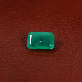 تصویر نگین زمرد کد 30135 Emerald stone