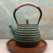 تصویر قوری چدنی مدل ژاپنی تجربه‌ی طعم اصیل چای در مگ کیتچن - سبز تیره Japanese style cast iron teapot Experience the authentic taste of tea at Meg Kitchen