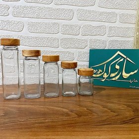 تصویر شیشه مکارتی درب چوبی 