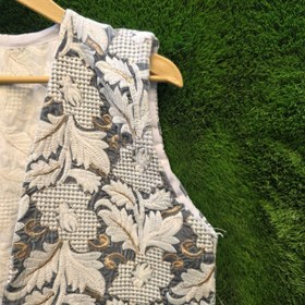 تصویر جلیقه مخمل دو طرف کار شده 