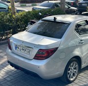 تصویر بال شیشه رنگ مشکی 