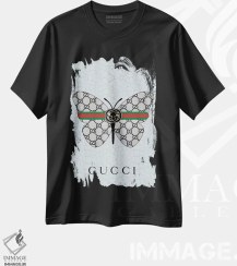 تصویر تیشرت طرح دار پروانه با لوگوی گوچی اثر جولی شریبر Graphic T-Shirt "Gucci Logo Butterfly" by Julie Schreiber