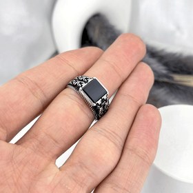 تصویر انگشتر نقره مردانه مدل کرال سیاه قلم 