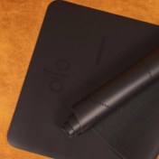 تصویر مت یوگا PU برند آلو در رنگ های مختلف 