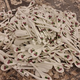 تصویر قاشق گلسرخی 