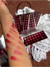 تصویر پلت رژ لب 