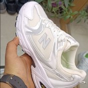 تصویر کفش اسپرت نیو بالانس زنانه سفید نقره ایی کفش اسپرت نیو بالانس زنانه سفید نقره ایی