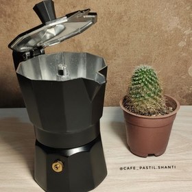 تصویر موکاپات و قهوه جوش رو گازی 