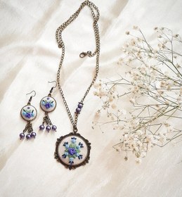 تصویر گلدوزی گل آبی 