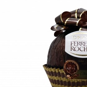 تصویر شکلات تلخ کادویی125 گرمی گرند فررو روچر با تکه های فندقGrand Ferrero Rocher 