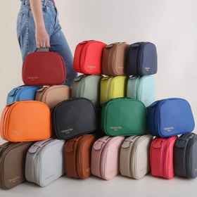 تصویر کیف آرایشی صندوقی برند Dior در رنگهای متنوع 