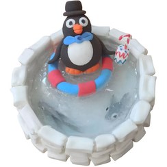 تصویر مجسمه دستساز پنگوئن و حوض ماهی - گوگولی ها 