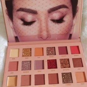 تصویر پالت سایه چشم (Eyeshadow Palette)