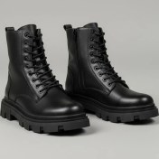 تصویر نیمبوت مردانه ، مدل بندی 