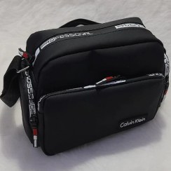 تصویر کیف دوشی اسپرت کالوین 