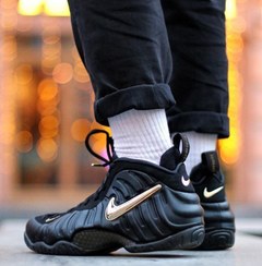 تصویر نایک ایر فومپوزیت Nike Air Foamposite Pro Black Metallic Gold 