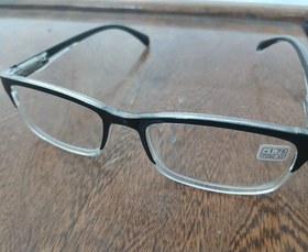 تصویر عینک مطالعه 