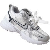 تصویر کفش کتانی زنانه نایکی مدل V2K رنگ سفید نقره‌ای 