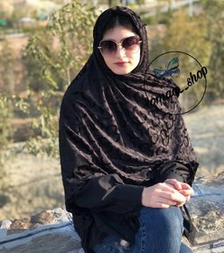 تصویر روسری مخمل وارداتی قواره ۱۴۰مشکی 