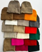 تصویر کلاه بافت ساده با رنگ بندی 