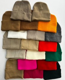 تصویر کلاه بافت ساده با رنگ بندی 