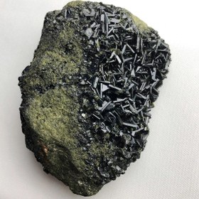 تصویر سنگ راف اپیدوت کلکسیونی پر بلور و سالم Epidote