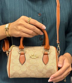 تصویر پاسپورتی - کرم خردلی 