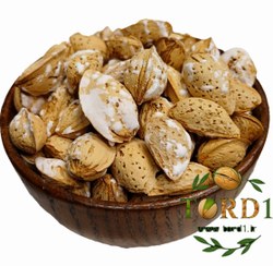 تصویر بادام پوست کاغذی شور (منقا) 