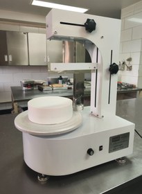 تصویر دستگاه خامه کشی کیک ا cake creamer machine cake creamer machine