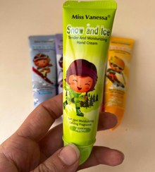 تصویر کرم دست - سبز 