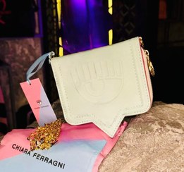 تصویر دوشی کوچک کیارا آبی روشن – Chiara Ferragni 