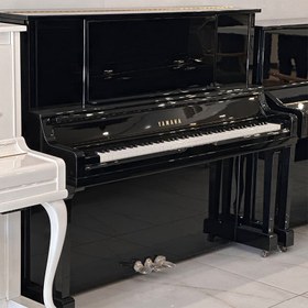 تصویر پیانو آکوستیک یاماها مدل UX30A 