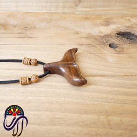 تصویر گردنبند دم وال 