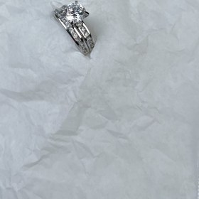 تصویر انگشتر طلایی 