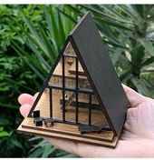 تصویر ماکت خانه مینیاتوری تمام شیشه‌ای مدرن 