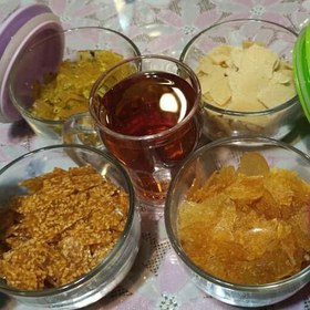 تصویر پولکی کنجدی پر کنجد جعبه ای450 گرمی(در بسته بندی مخصوص جلوگیری از خرد شدن) 