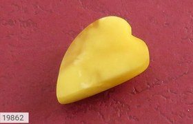 تصویر نگین کهربا استخوان ی طرح قلب کد 19862 