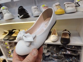 تصویر کفش عروسکی دخترانه ۳۲تا۳۷ سفیدومشکی 