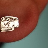 تصویر پیرسینگ نقره ون 