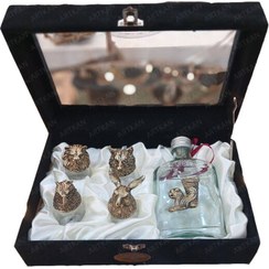 تصویر ست کادویی شات سر حیوانات و بطری ART KAN با جعبه جیر مشکی 