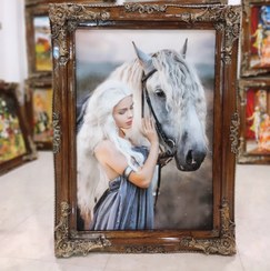 تصویر تابلو فرش ماشینی طرح دختر اسب سوار ابعاد ۱۲۰*۹۰ با قاب چوبی 