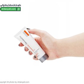تصویر کرم ضد آفتاب دمودکسیلین SPF50 بی رنگ حجم ۵۰ میلی لیتر 