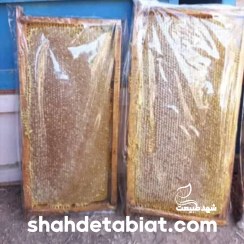 تصویر عسل چهل گیاه شهد طبیعت با قاب کامل 